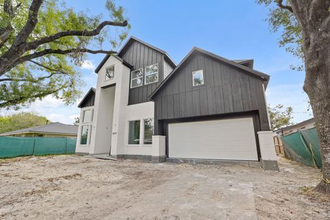 Photo of 7407 Janak Drive, Houston, TX 77055 (MLS # 61713721)