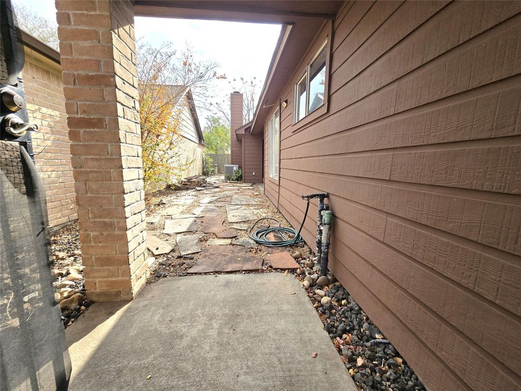 Photo of 16011 Hidden Acres Drive, Houston, TX 77084 (MLS # 68081198)