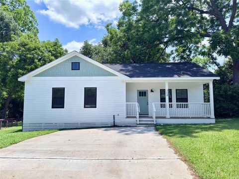 Photo of 308 Lois Wright Circle, Brenham, TX 77833 (MLS # 42128449)