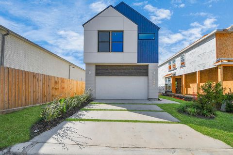 Photo of 2216 Via Cami Ln, Houston, TX 77051 (MLS # 88242563)