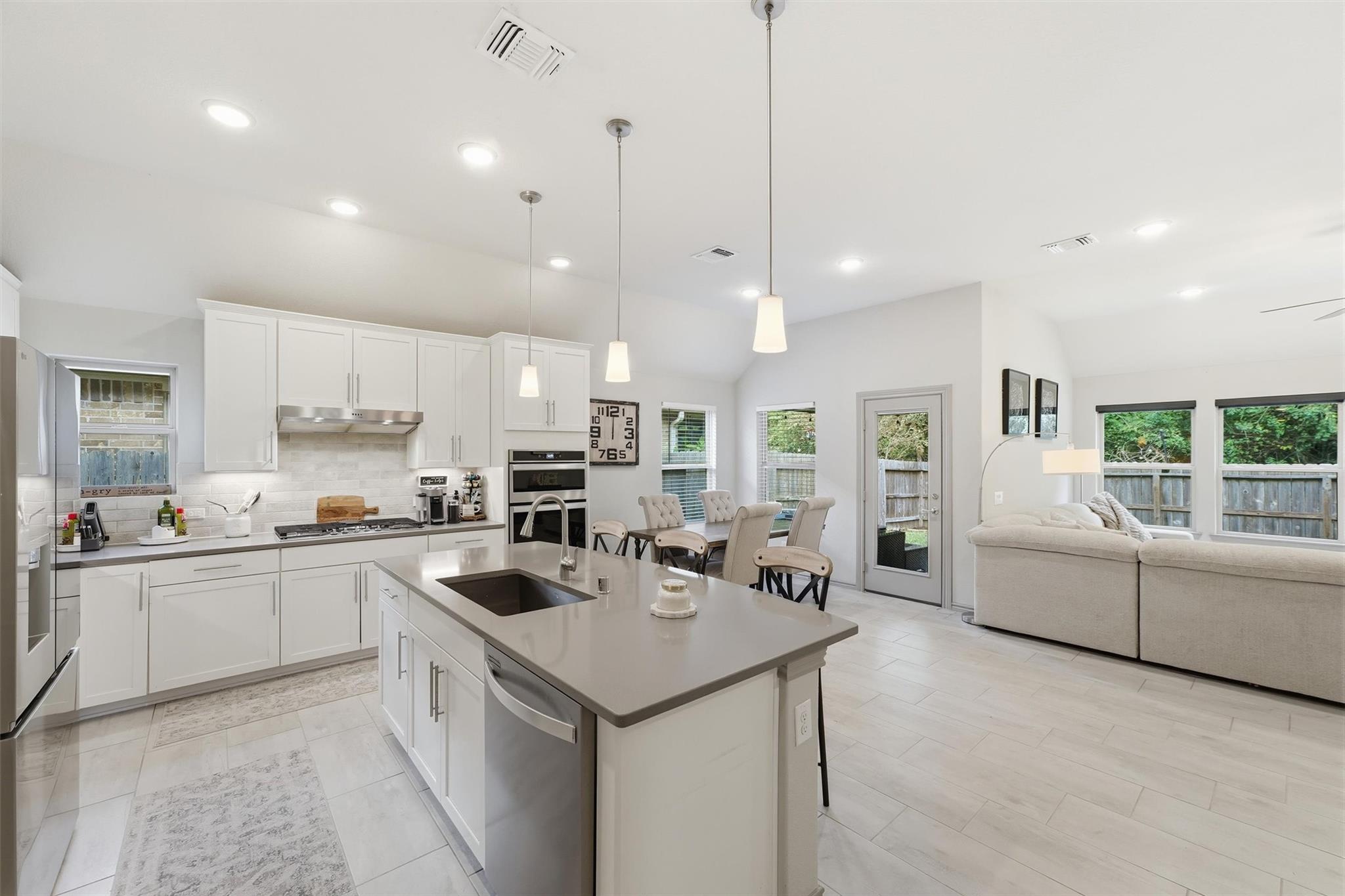 9726 Birdsnest Court
