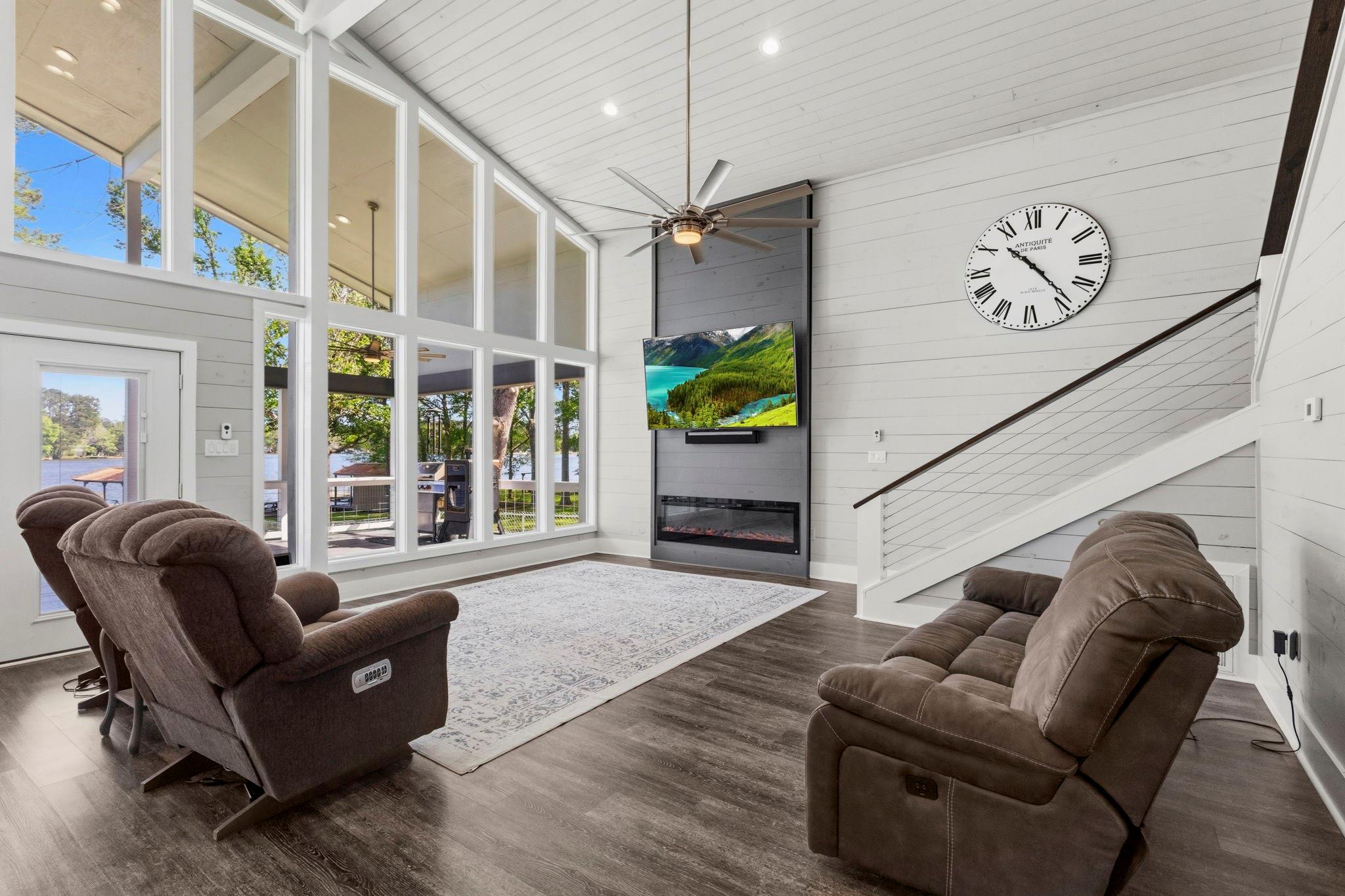 360 Charmaine Drive S