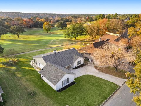 Photo of 1328 Green Briar Drive, Huntsville, TX 77340 (MLS # 43618614)