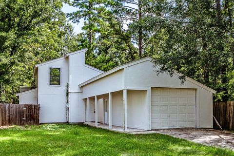 Photo of 28600 Rantoul Court, Huntsville, TX 77320 (MLS # 30760453)