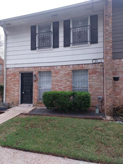 Photo of 1846 Hollister Street #6, Houston, TX 77080 (MLS # 48611444)