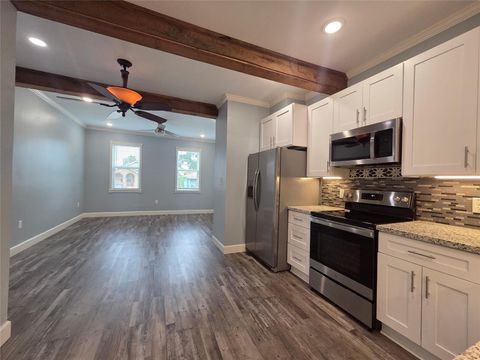 Photo of 2509 Avenue K #1, Galveston, TX 77551 (MLS # 80092717) Photo of 2509 Avenue K #1, Galveston, TX 77551 (MLS # 80092717)