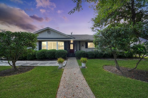 Photo of 10303 Greenwillow Street, Houston, TX 77035 (MLS # 63584675)