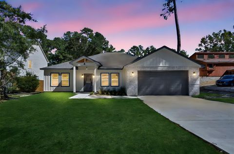 Photo of 4 Hanover Ln Ln, Panorama Village, TX 77304 (MLS # 15645769)