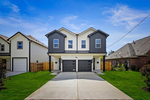 Photo of 8209 Carver Road RD #A/B, Houston, TX 77088 (MLS # 17291984)