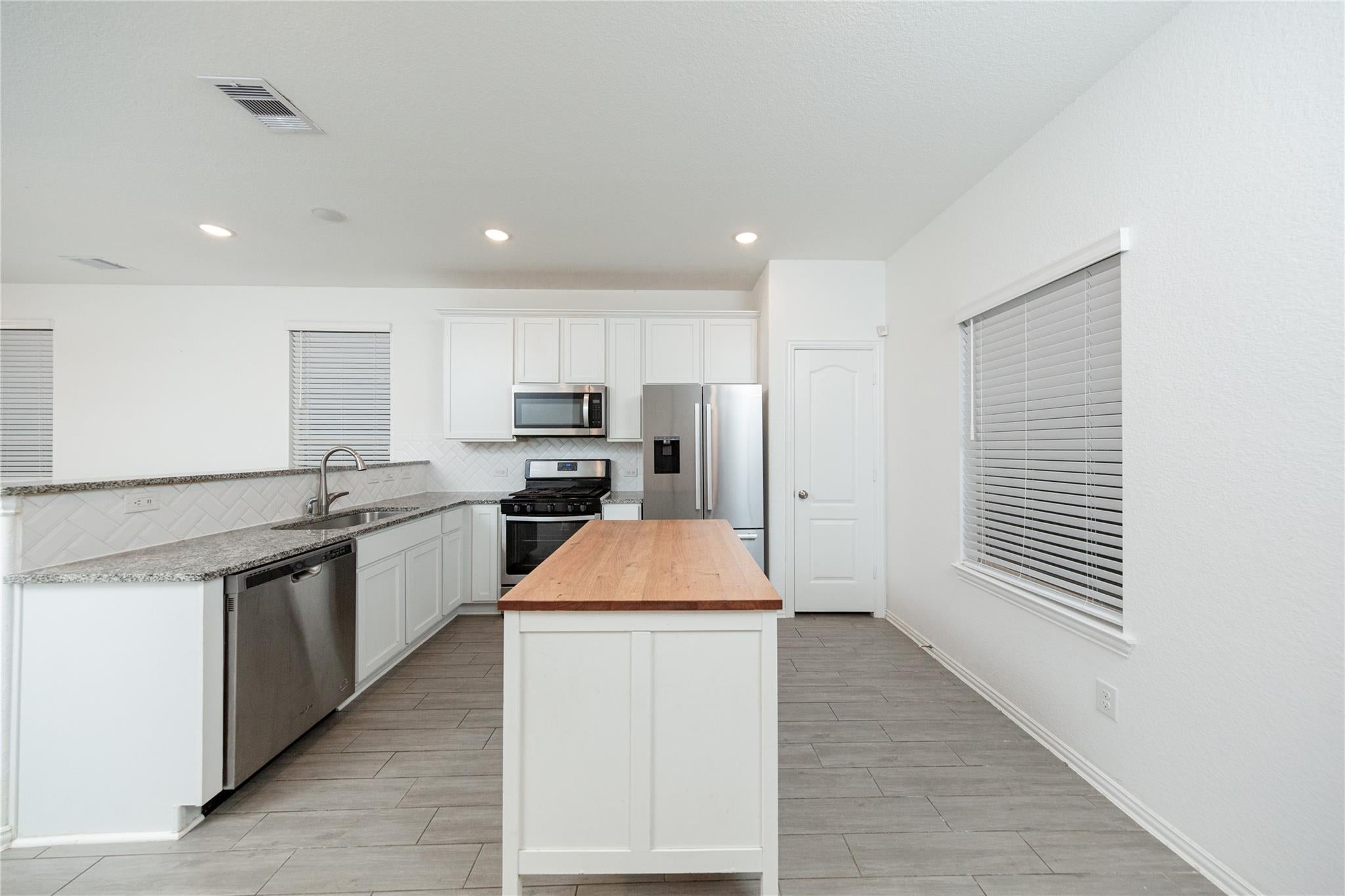 31206 Whitfield Court