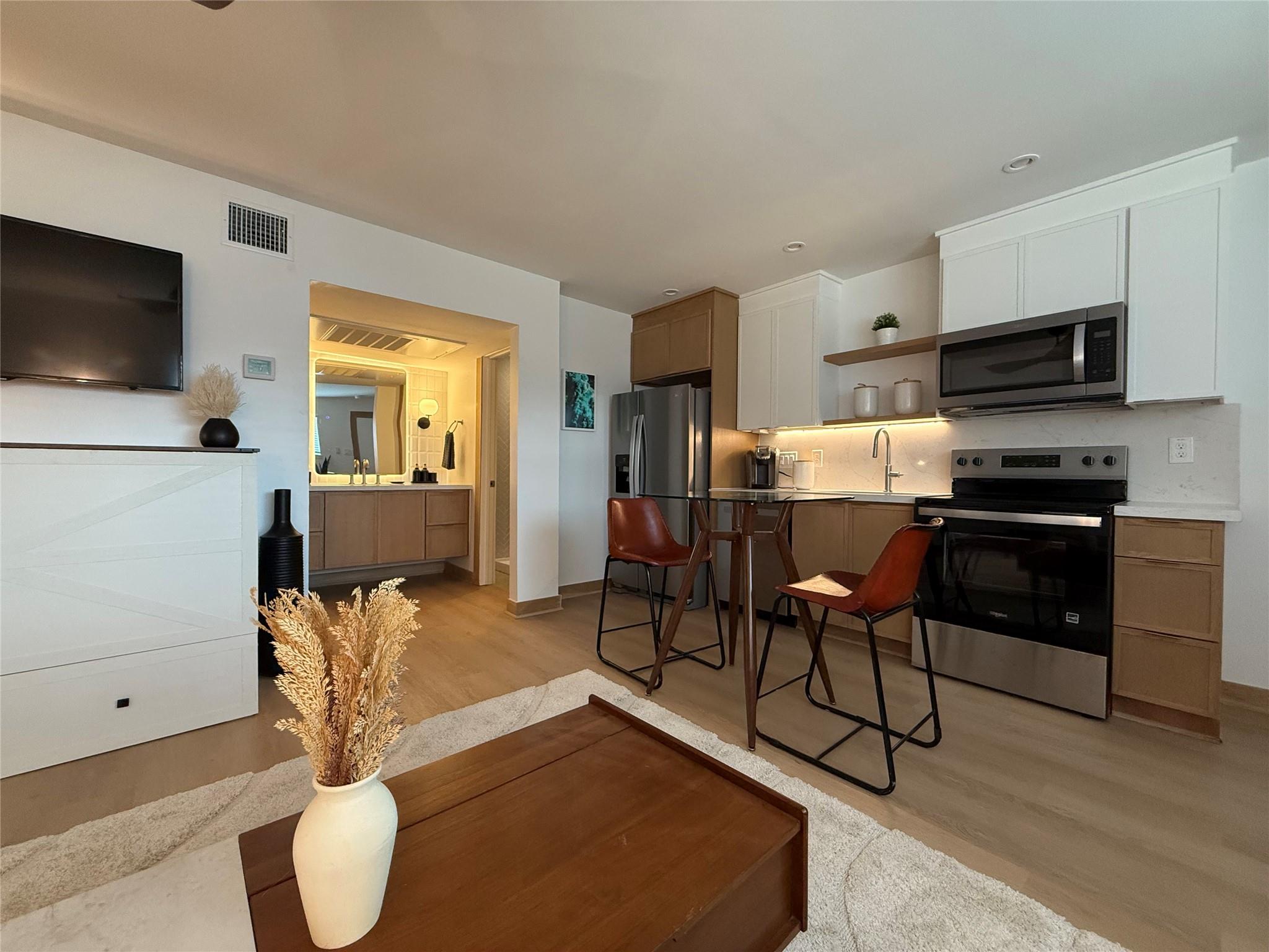 1901 Richmond Avenue 29