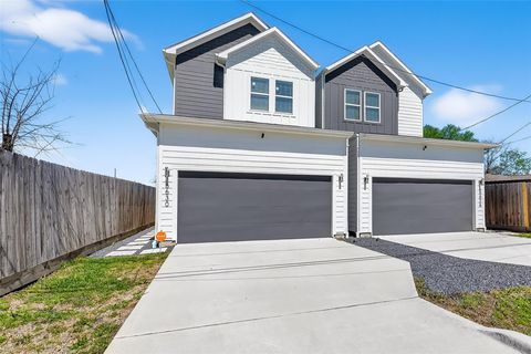 Photo of 6630 Highrock Road, Houston, TX 77092 (MLS # 58202030)