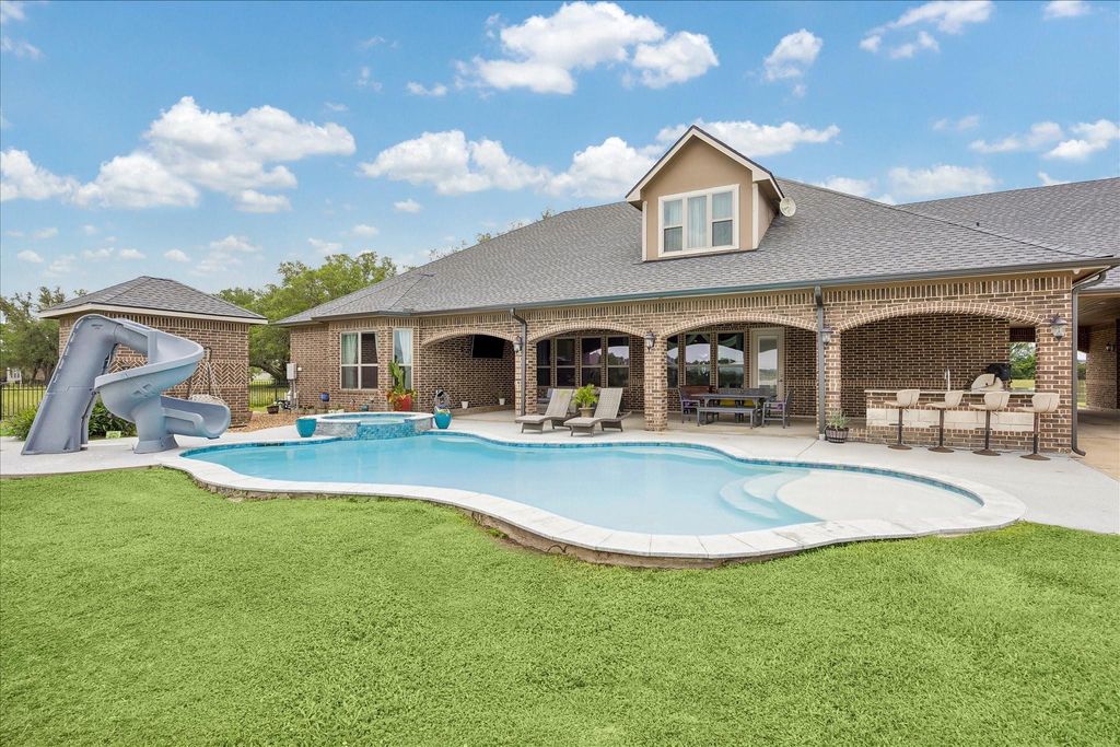 Photo of 527 Lily Lane, Rosharon, TX 77583 (MLS # 83658720)