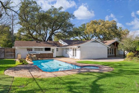 Photo of 6119 Ella Lee Lane, Houston, TX 77057 (MLS # 70473962)