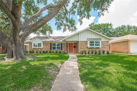 Photo of 4834 Sanford Road, Houston, TX 77035 (MLS # 91930591)