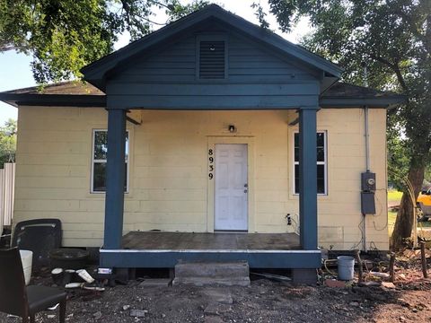 8939 Wateka Drive Houston TX 77074