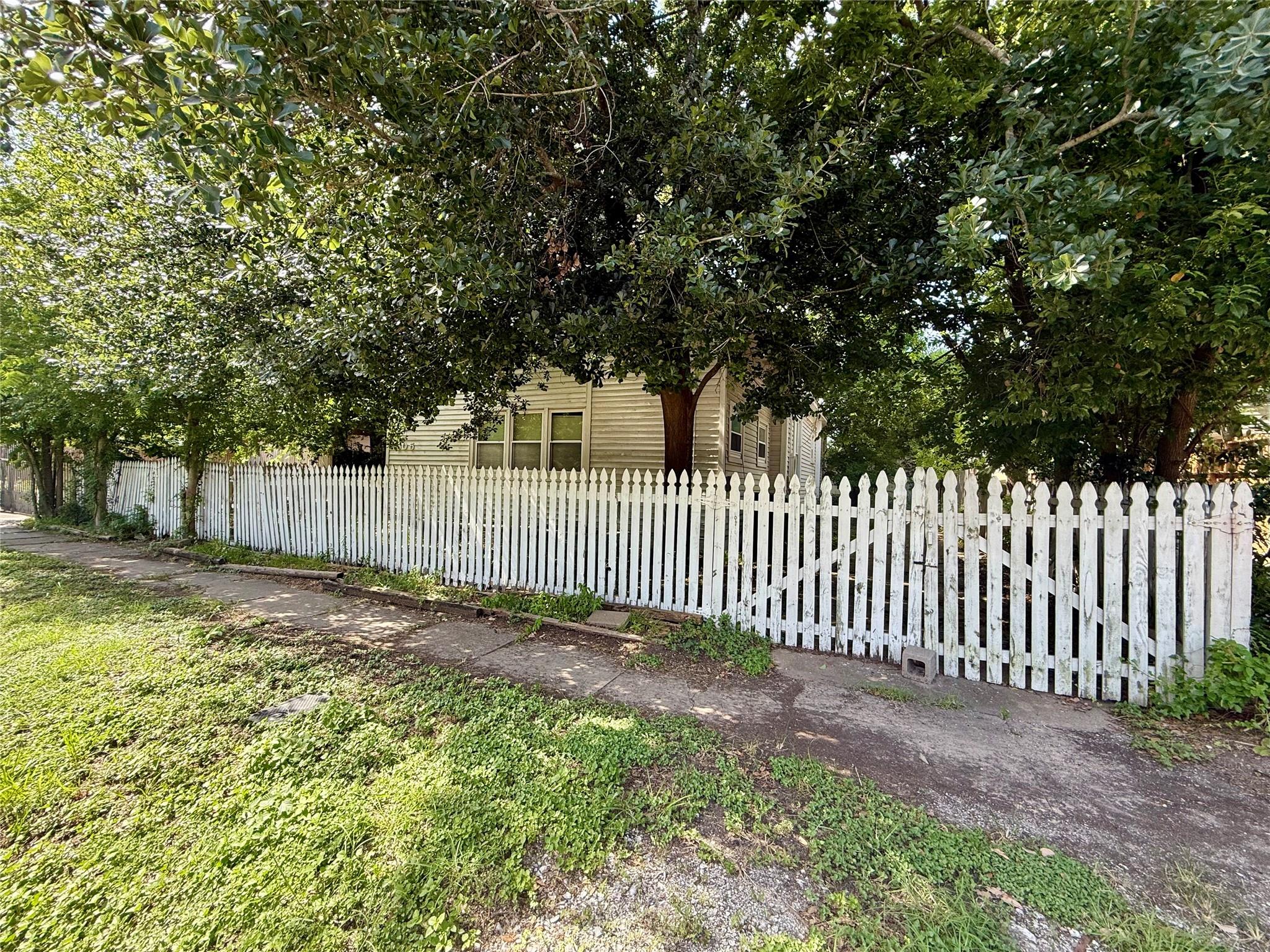 505 E 15th Street