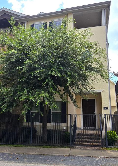 Photo of 1117 Bonner Street, Houston, TX 77007 (MLS # 86256594)