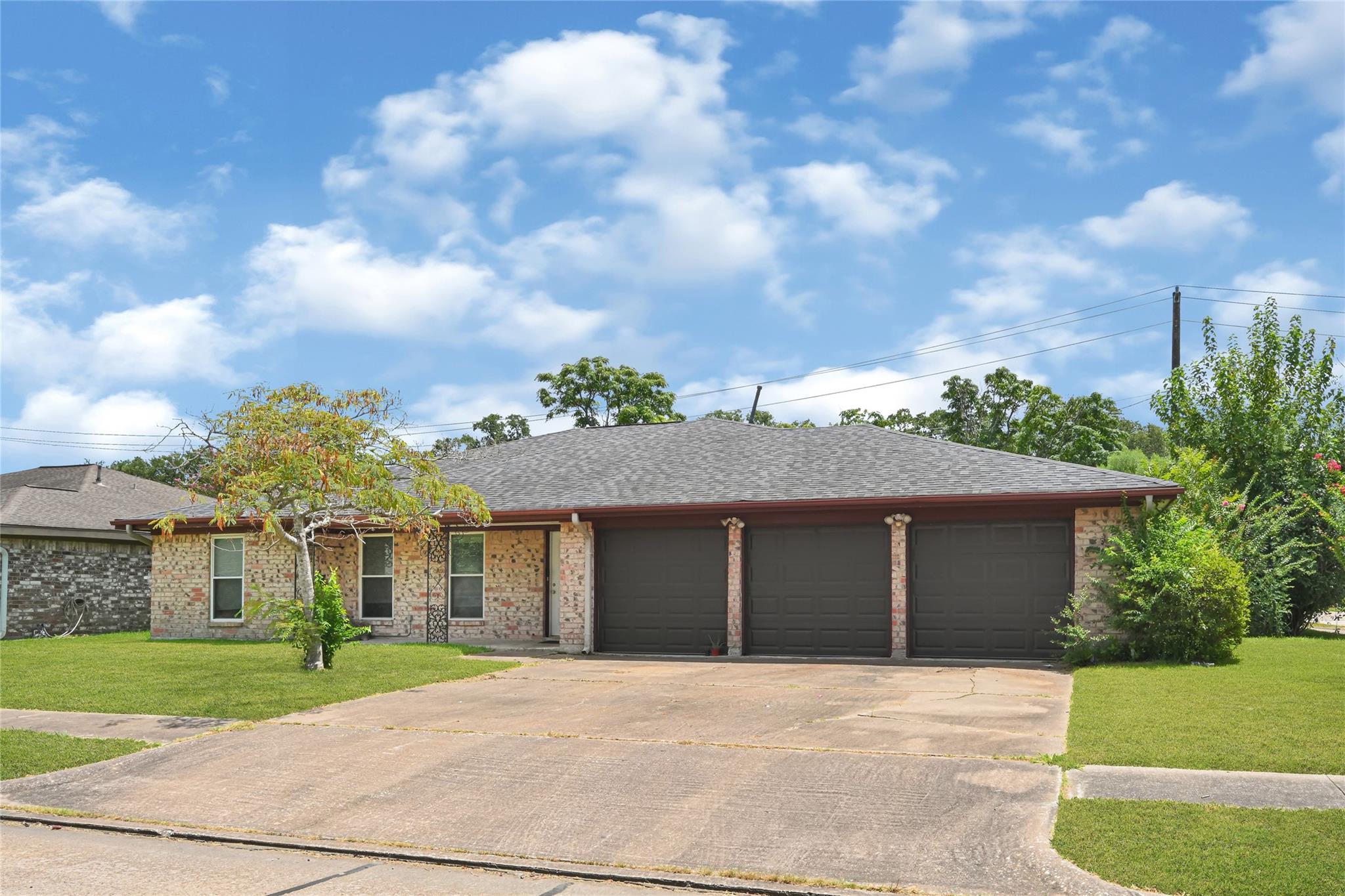 5225 Creekview Drive