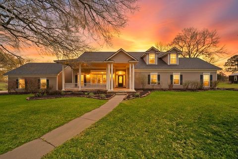 Photo of 32540 Courtney Rd, Navasota, TX 77868 (MLS # 8477506)