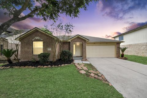 Photo of 23127 N Waterlake Drive, Richmond, TX 77406 (MLS # 33405753)