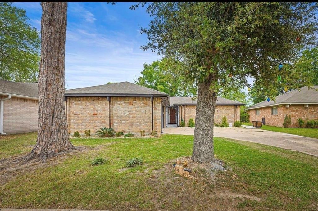 Photo of 19634 Southaven Drive, Houston, TX 77084 (MLS # 7305388)