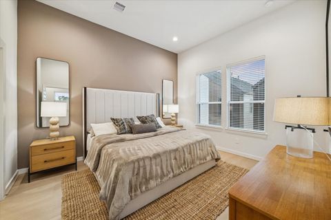 Tiny photo for 811 Thornton Road #B, Houston, TX 77018 (MLS # 13561988)