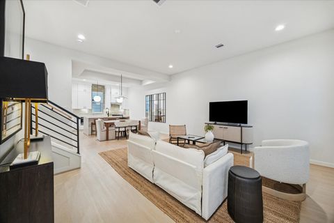 Tiny photo for 811 Thornton Road #B, Houston, TX 77018 (MLS # 13561988)