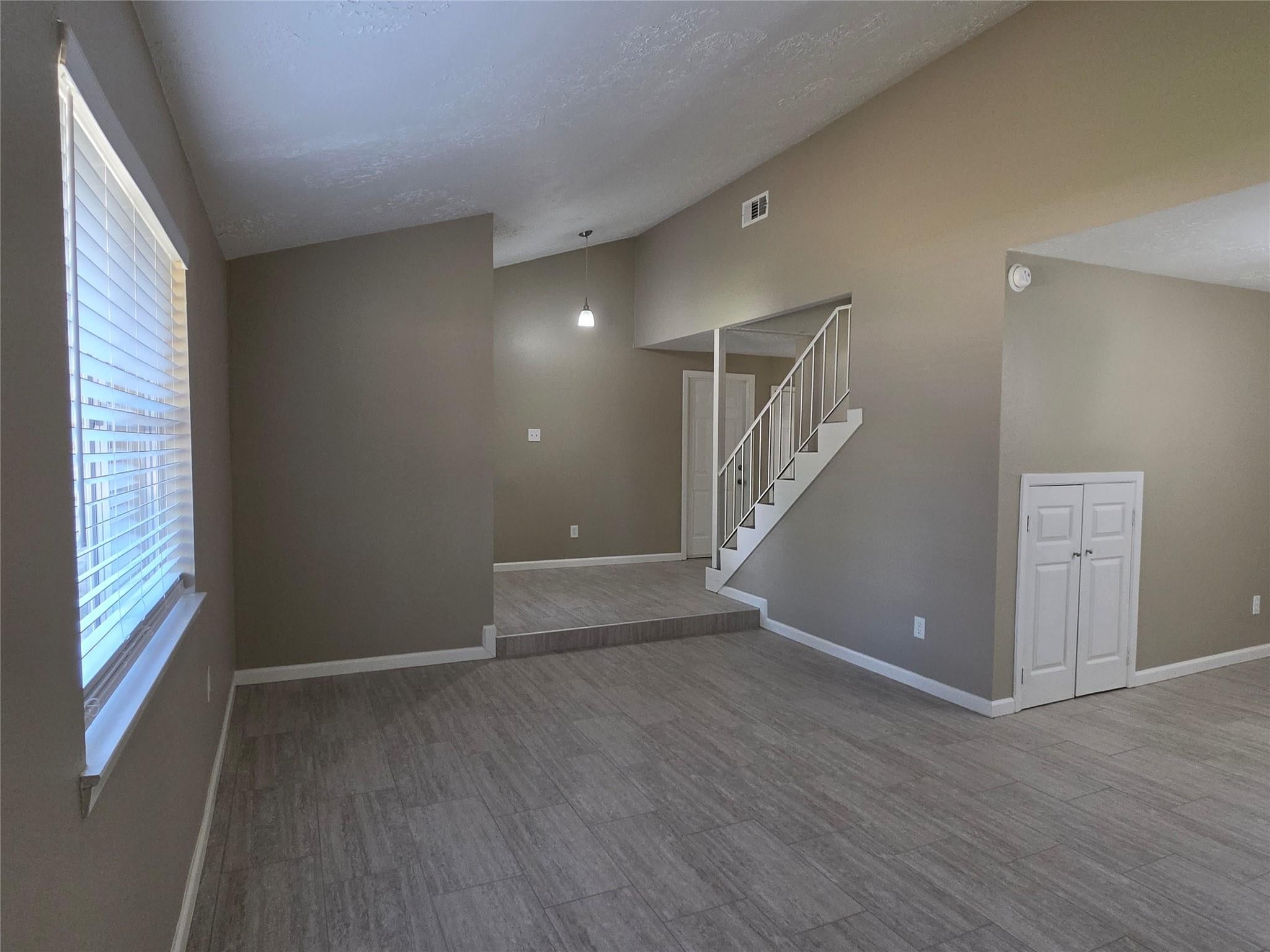 4302 Sloangate Drive