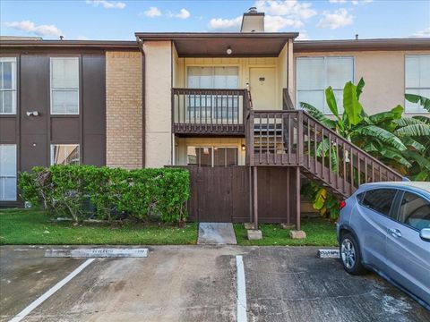 Photo of 1500 Bay Area Blvd #339, Houston, TX 77058 (MLS # 29484383)