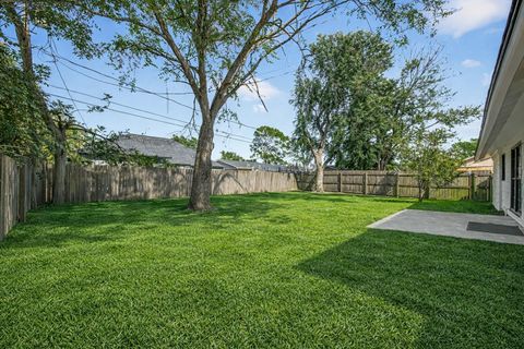 Tiny photo for 608 Lloyd Lane, Baytown, TX 77521 (MLS # 42111194)