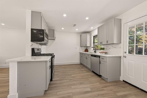 Tiny photo for 608 Lloyd Lane, Baytown, TX 77521 (MLS # 42111194)