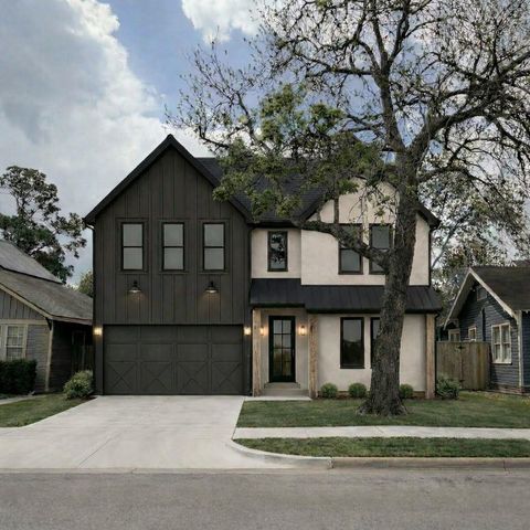 Photo of 212 E 24th Street, Houston, TX 77008 (MLS # 29120139)