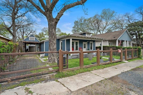 Photo of 205 Vincent Street, Houston, TX 77009 (MLS # 29006315)