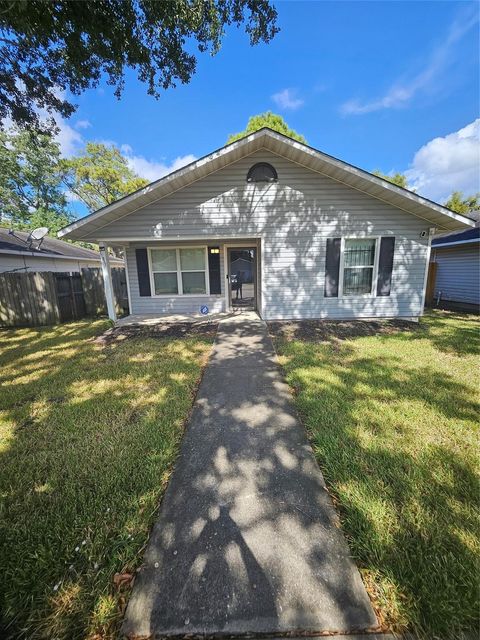 Photo of 11811 Greenmesa Dr Dr, Houston, TX 77044 (MLS # 56668742)