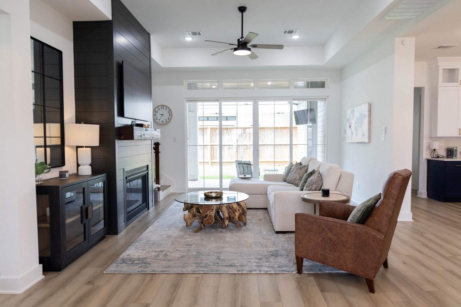 21823 White Oak View Drive