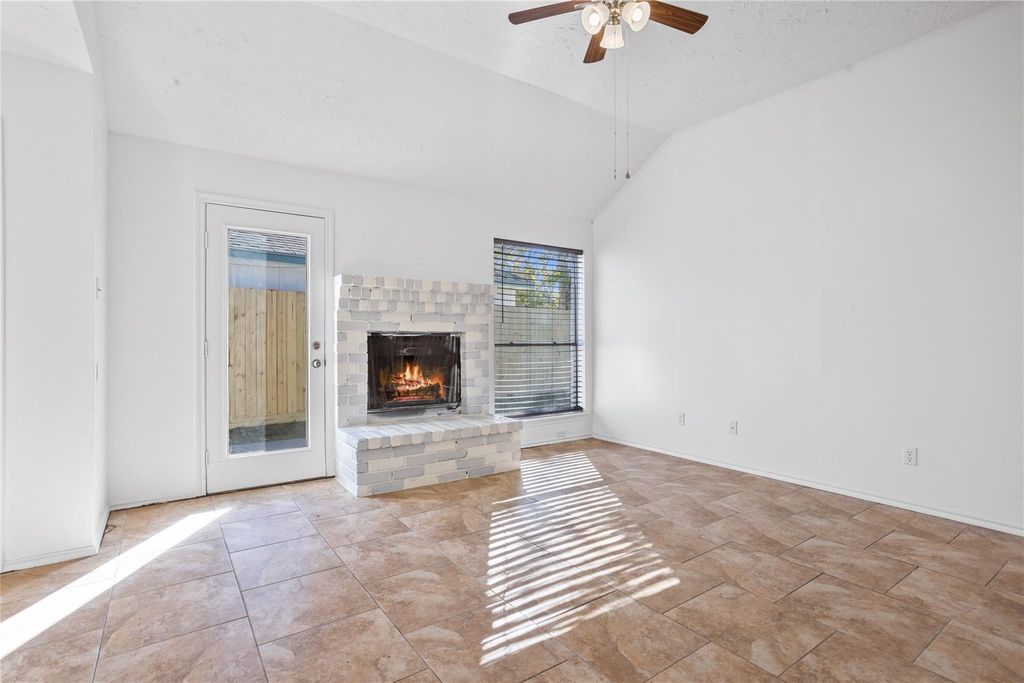 Photo of 1114 Lochmoor Lane, Pearland, TX 77581 (MLS # 17299075)