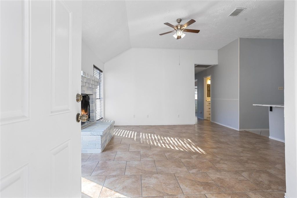 Photo of 1114 Lochmoor Lane, Pearland, TX 77581 (MLS # 17299075)