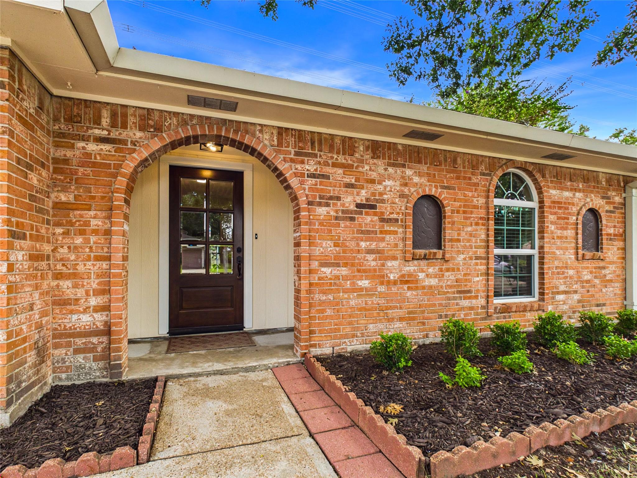 1817 Woodcrest Drive