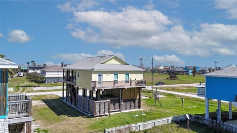 Photo of 957 Alberdie Drive, Crystal Beach, TX 77650 (MLS # 22024462)