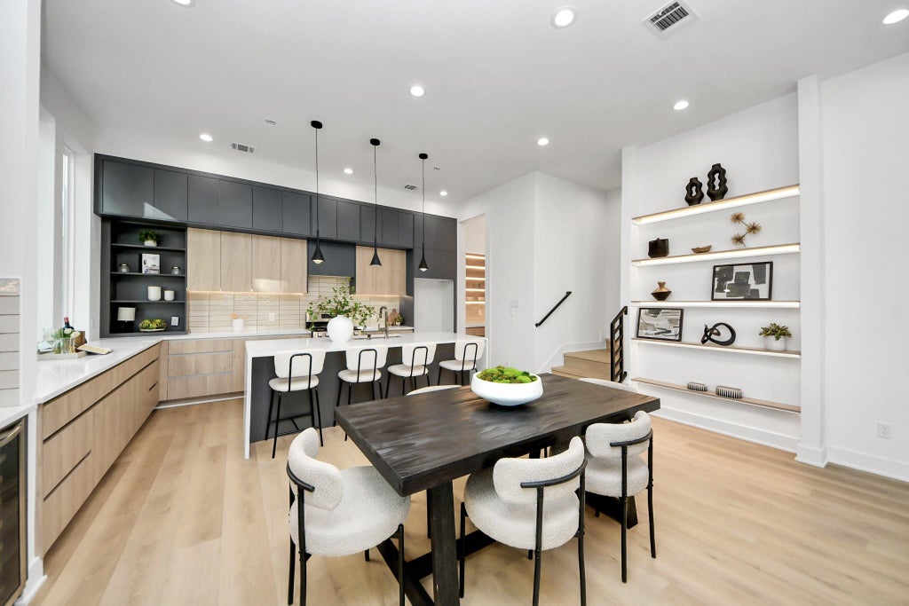 Photo of 1601 W 25th Street St, Houston, TX 77008 (MLS # 38838819)
