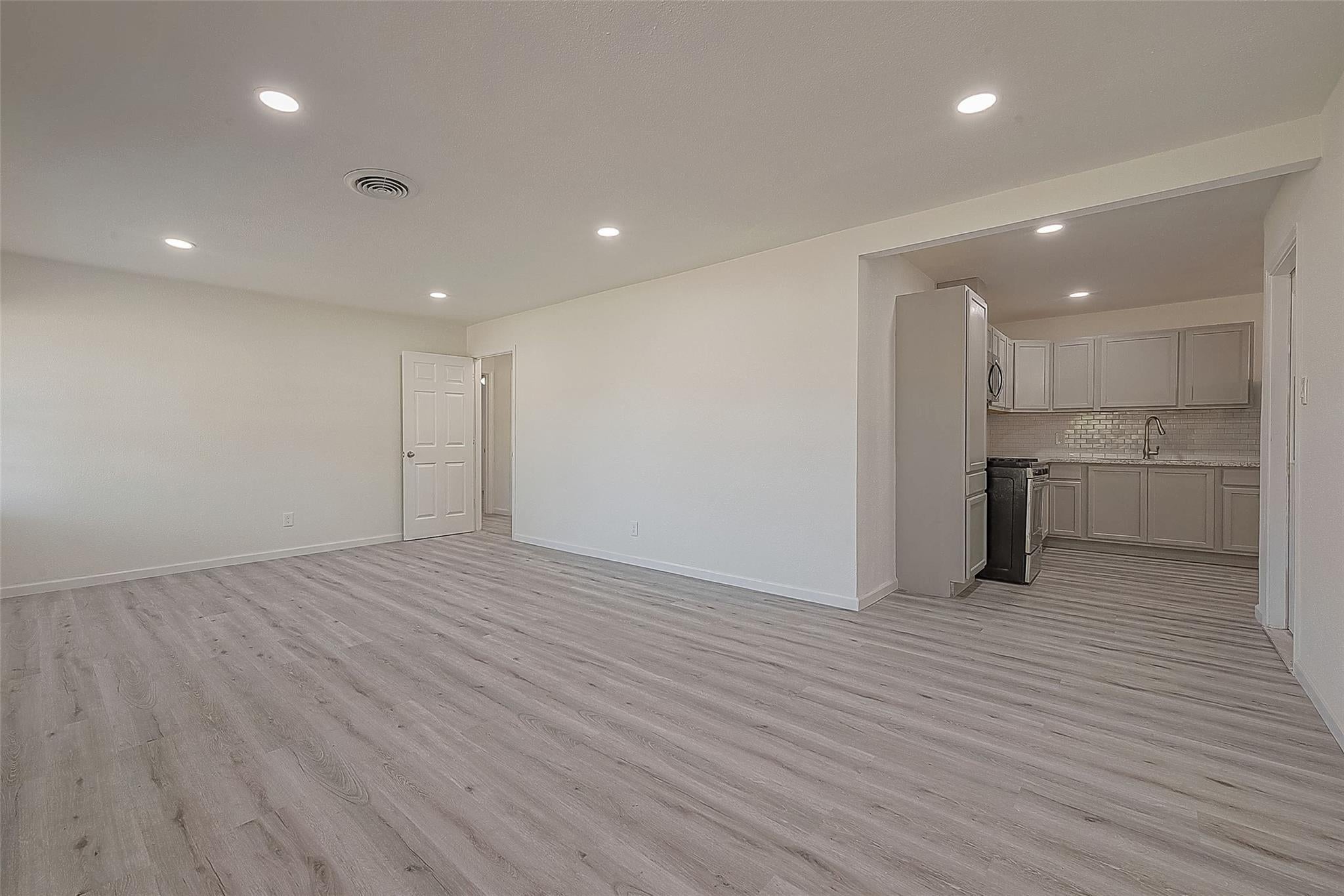 715 W 9th Street