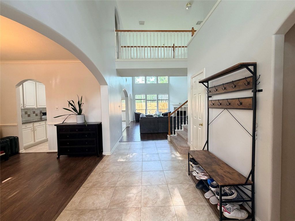 Photo of 1031 Norfolk Drive, Pearland, TX 77584 (MLS # 87014308)