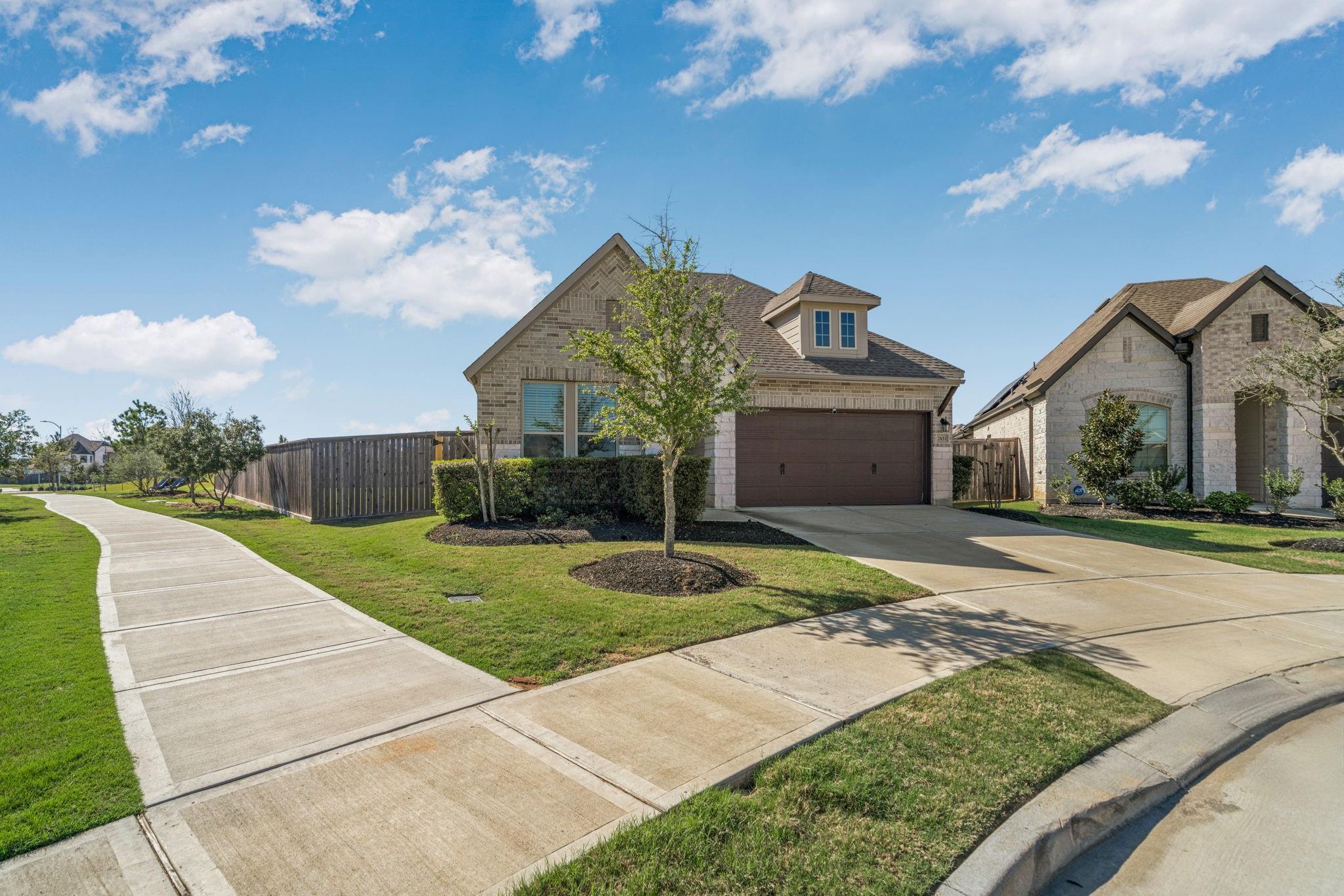 2831 Chestnut Oak Circle