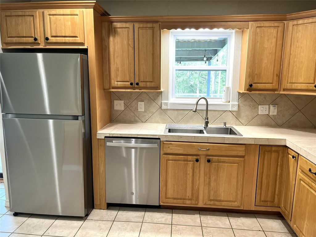 Photo of 895 Lakeview Drive, Somerville, TX 77879 (MLS # 81624665)