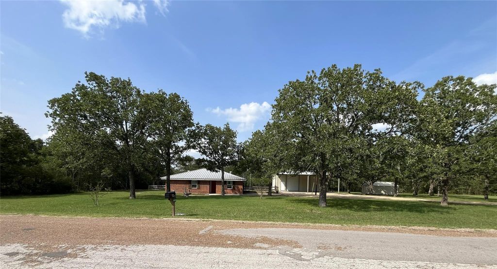 Photo of 895 Lakeview Drive, Somerville, TX 77879 (MLS # 81624665)