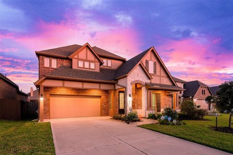 Homes For Sale - 13927 Manobrook Court<br/> Richmond, TX 77407