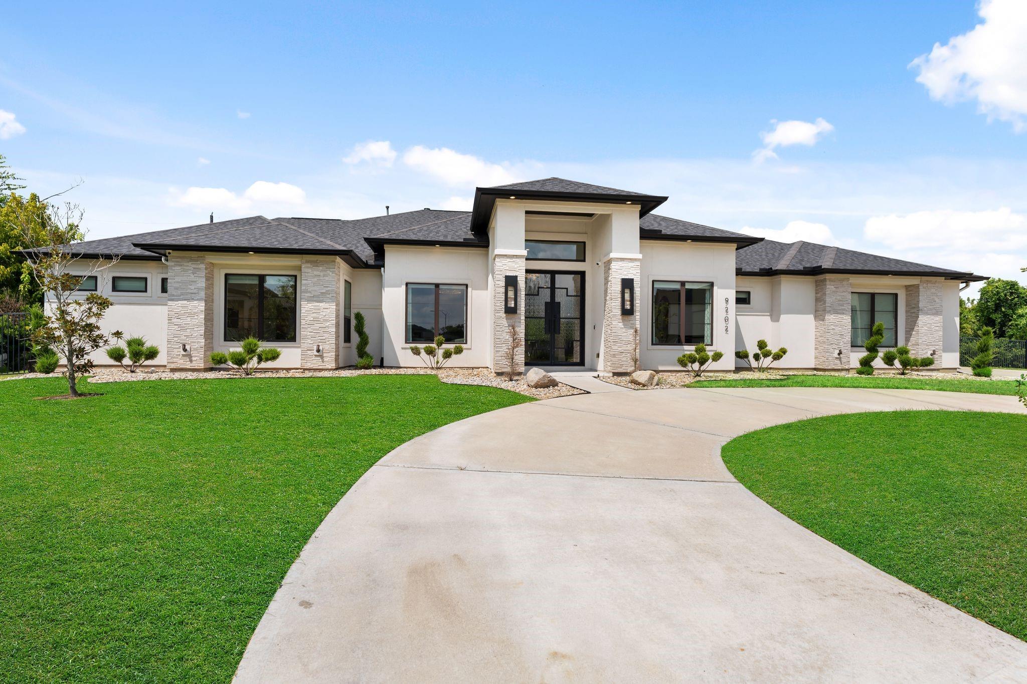 9202 Fox Bend Lane