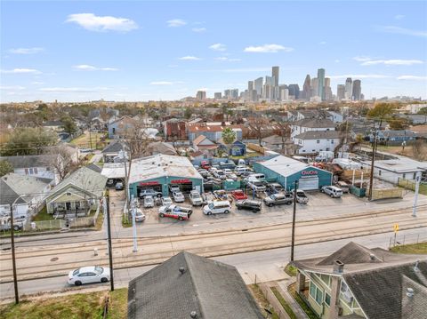 902 Boundary Street Houston TX 77009