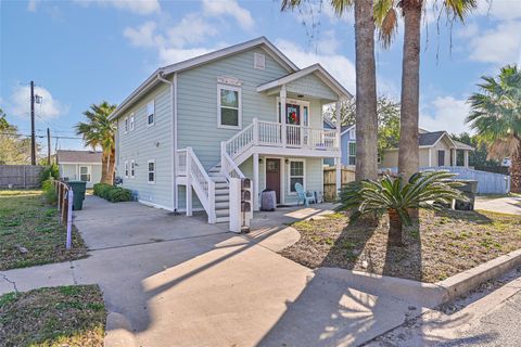 Photo of 5315 Avenue R, Galveston, TX 77551 (MLS # 32103374)